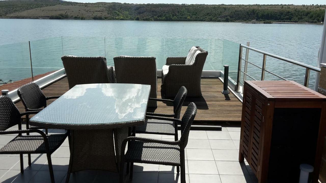 Luxury Apartment By The Sea With Private Whirlpool And Terrace 50M2 Posedarje Exterior photo