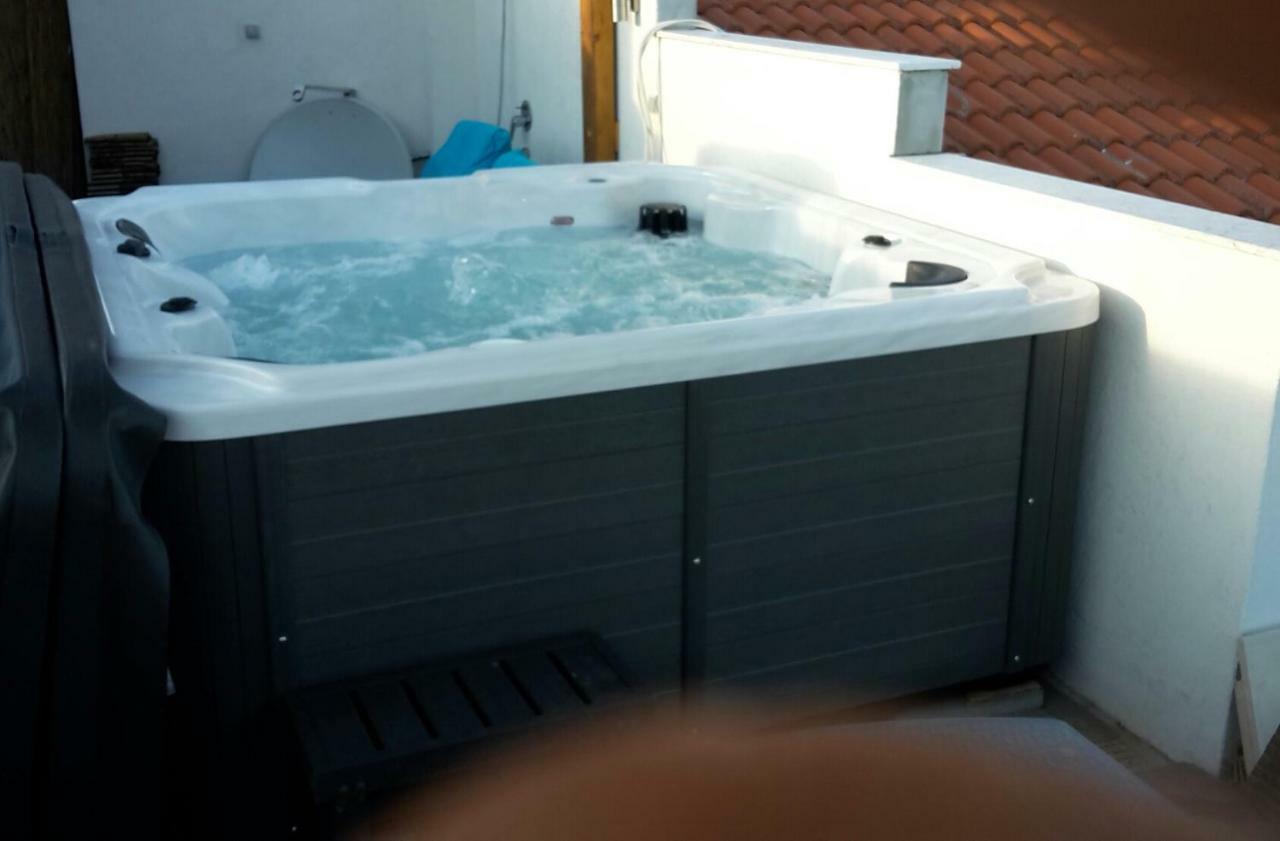 Luxury Apartment By The Sea With Private Whirlpool And Terrace 50M2 Posedarje Exterior photo